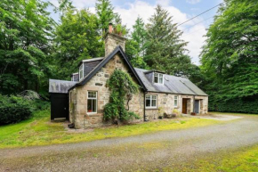 Red Squirrel Cottage, Family & Pet Friendly Adventure Retreat, Strathdon, Aberdeenshire
